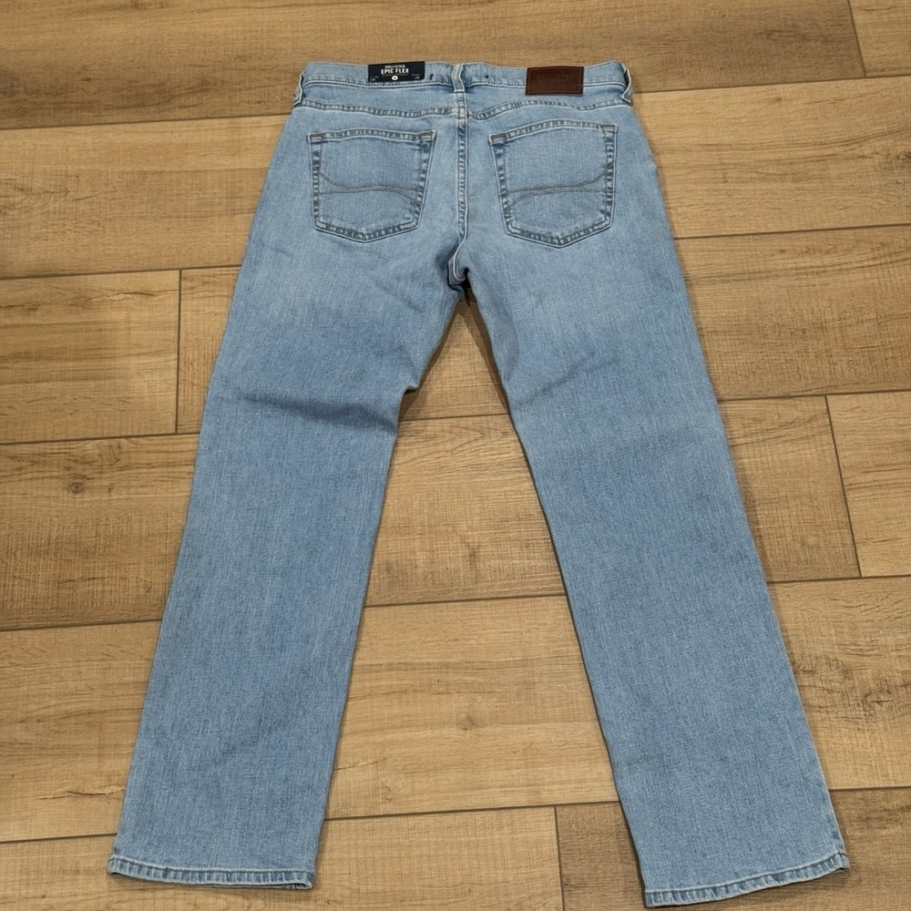 Hollister Epic Flex Classic Straight Men's Light Wash Stretch Blue Jeans 31x32 - Picture 2 of 9